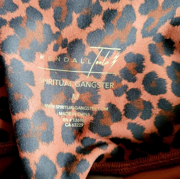 Spiritual Gangsta Bombshell Dream Tech Flare Leopard Print Leggings Size M - Picture 11 of 14